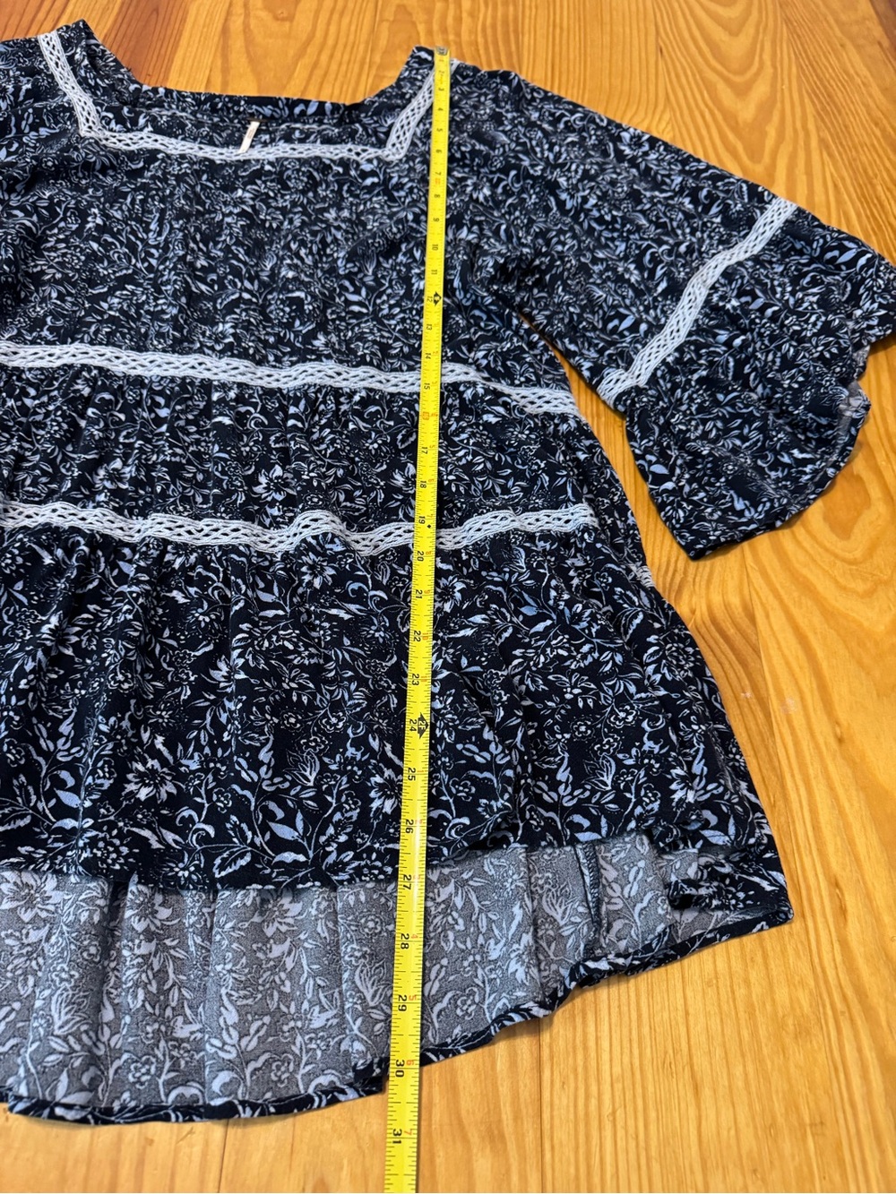 Free People Talk About It Tunic Top Women’s Large Blue Floral Lace Boho Cottage - Picture 7 of 11